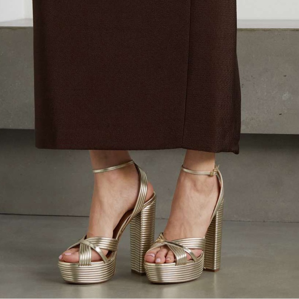 AQUAZZURA Sundance 140 metallic leather platform sandals
$1,085 38.5 - Picture 2 of 16